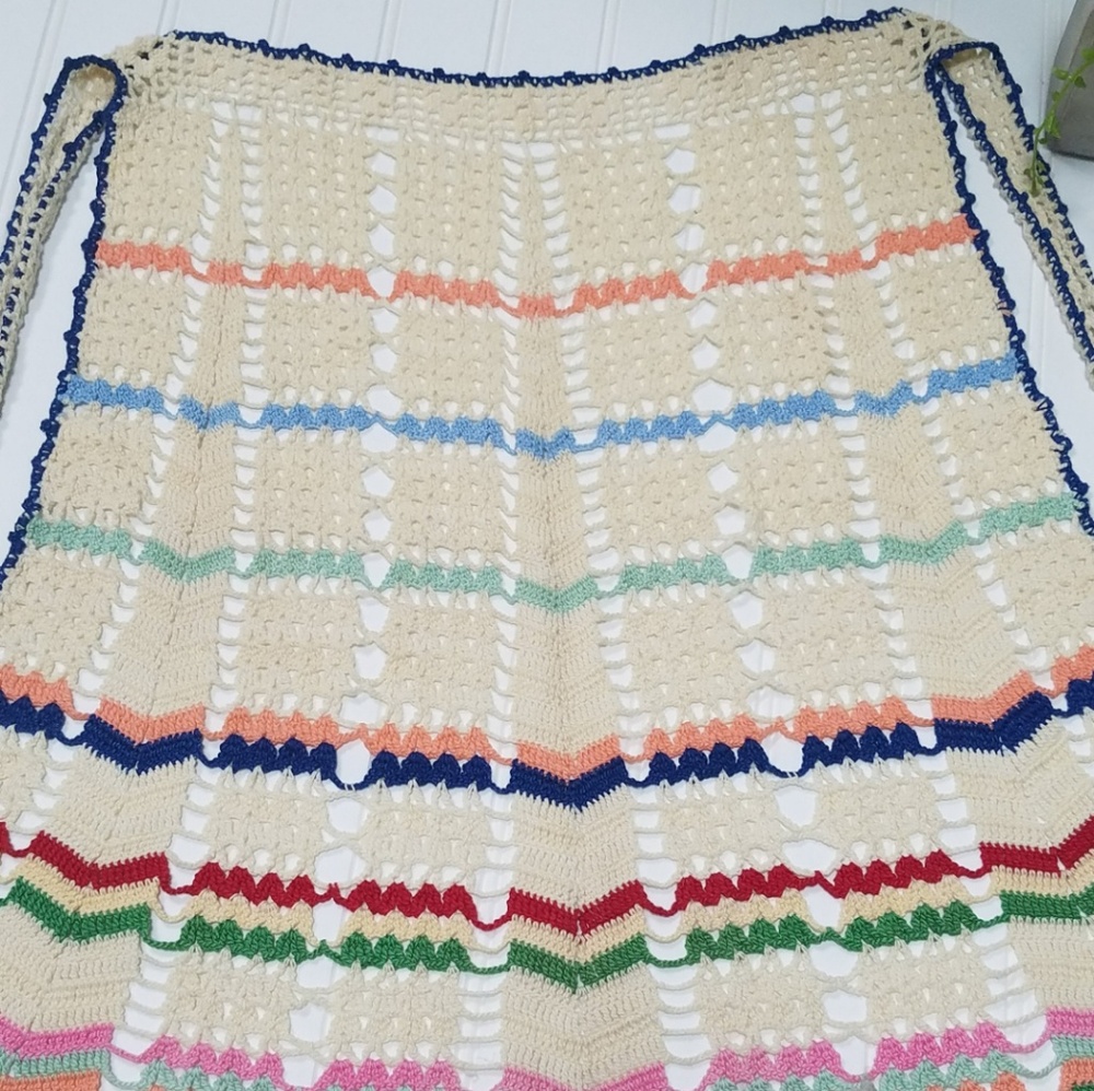Vintage crocheted apron - Picture 3 of 8